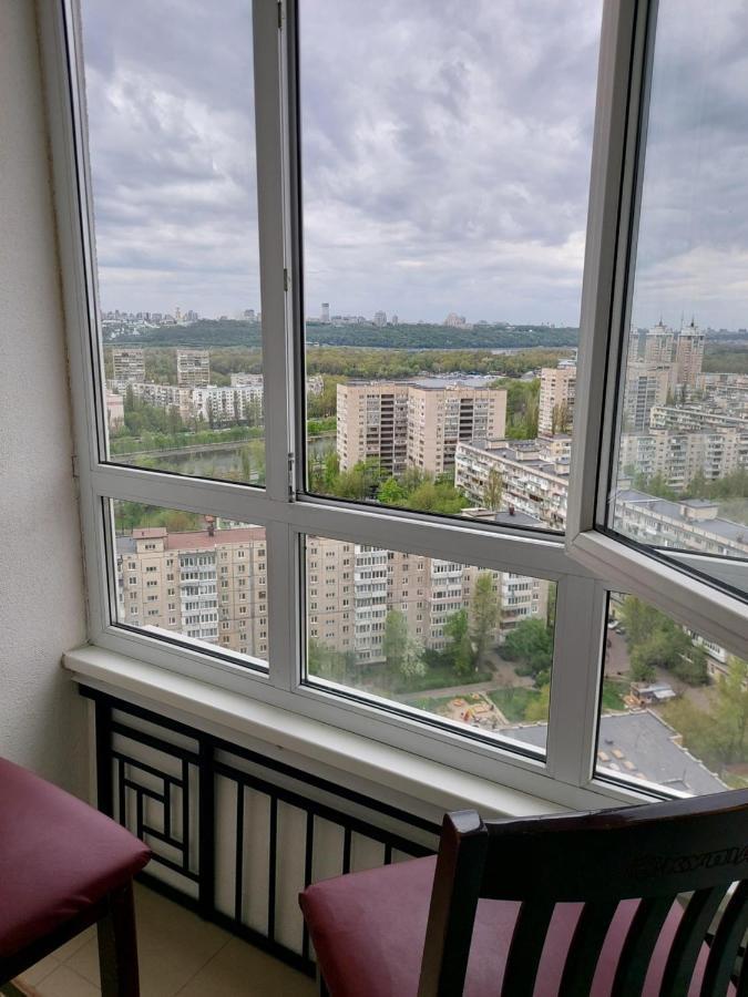 Видовая студия на 22 этаже рядом с м Левобережная Киев Экстерьер фото